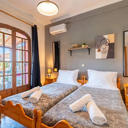 Nana's House Holidays Greece 펜션 Dragotiná